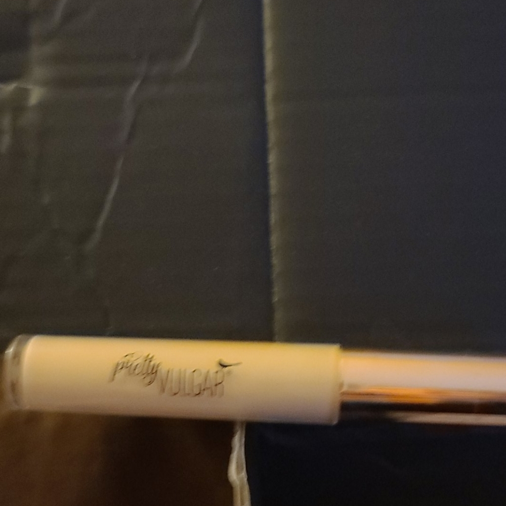 Pretty vulgar concealer